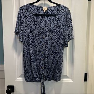 Como Vintage Blue Animal Print Short‎ Sleeved Tie Front Blouse. Size Small.